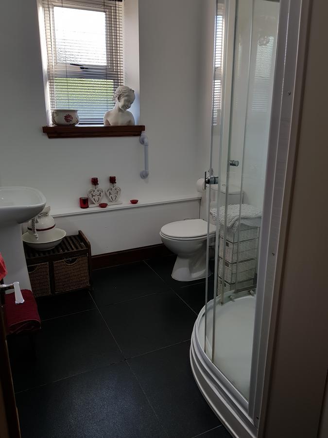Room @ Jasmine Cottage Bathgate Exterior photo